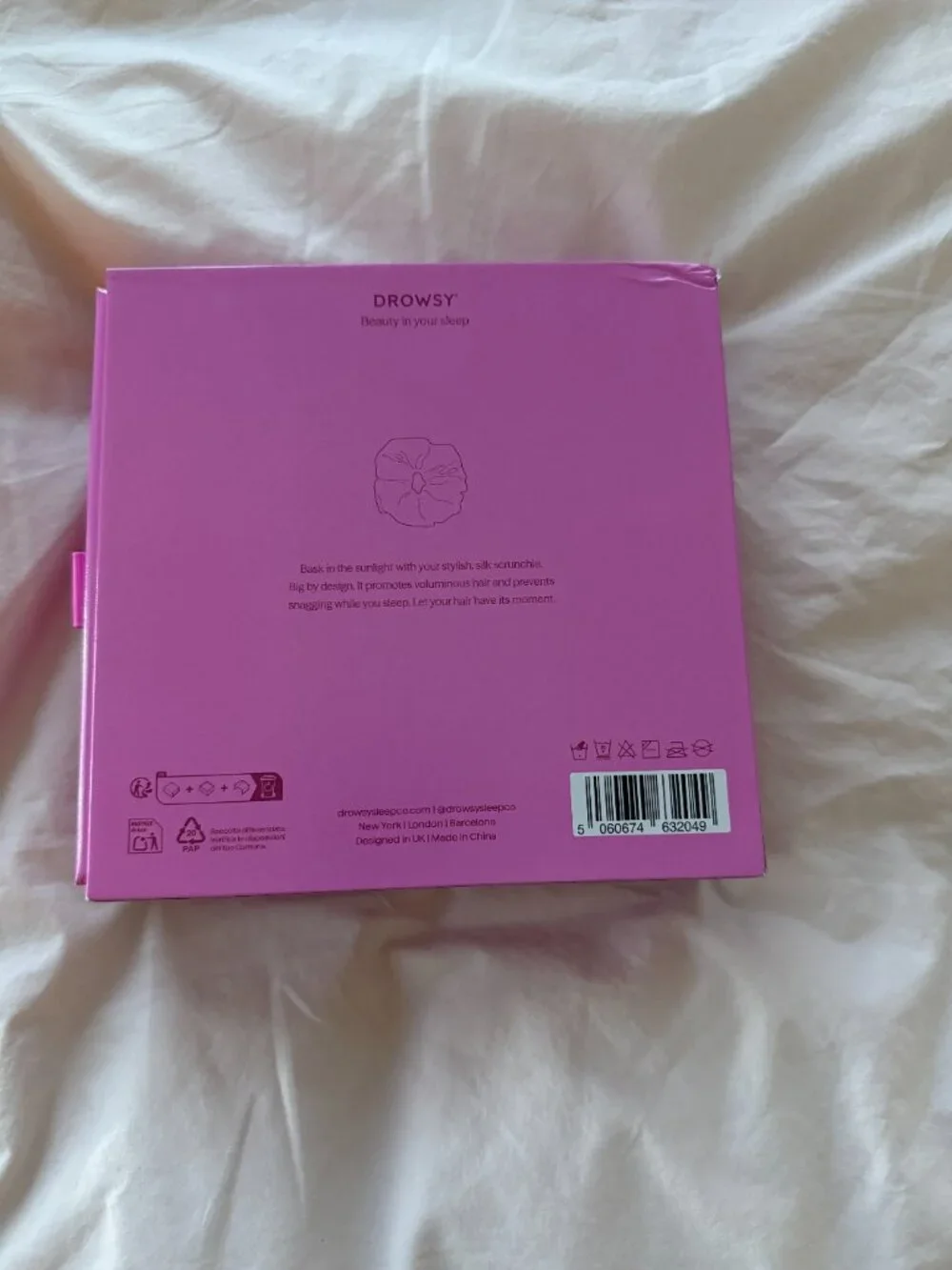 DROWSY Hotel Paradiso Heatwave Padded Scrunchie in Pink Heatwave NWT